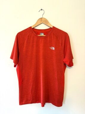 The North Face Men's HyperLayer FlashDry Short-Sleeve Crewneck Tee Gorpcore